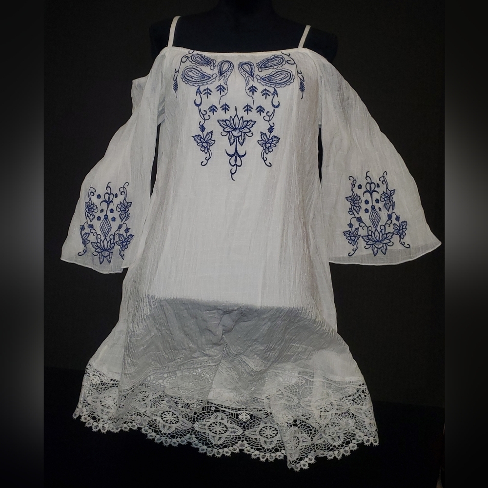 White and Blue Embroidered Women's Tunic Top Sz XL